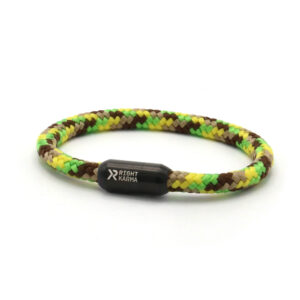 right-karma-Armband-Segeltau-braun-gelb-gruen-verschluss-schwarz-jamaica-vibes-world-traveller Accessoires für Weltenbummler
