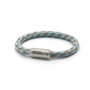 right-karma-Armband-Segeltau-tuerkis-beige-verschluss-silber-sand-castle-summer-vibes. Accessoire für Damen und Herren